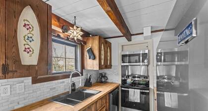 Alpenglow Chalet: Beautiful 5BR w/Pool+Pickleball