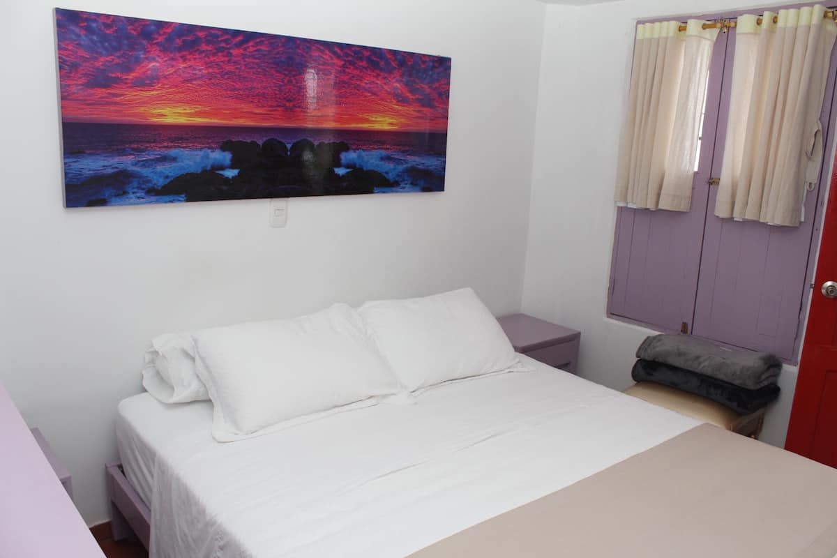 Basic Double Room, Mountain View | Bar mini, Wi-fi percuma, cadar katil