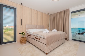4 bedrooms, free WiFi, bed sheets