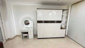 Minibar, desk, laptop workspace, free WiFi - Era Apartment Xa Dan  (Hanoi)