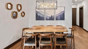 Luxury Condo, Kitchen, Partial Lake View | Private kitchen | Full-size fridge, microwave, oven, stovetop