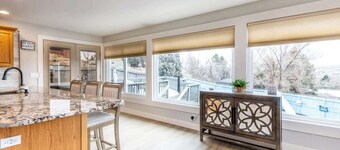 Hot Tub•Mid-Century 3BR Pool & View Retreat