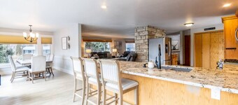 3-bedroom house w/Views, Pool & Hot-tub