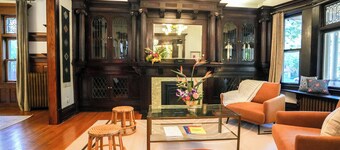 Spacious 5-bedroom Historic House in Saint Paul