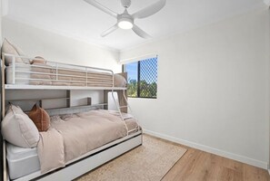 2 chambres, fer et planche à repasser, Wi-Fi, draps fournis