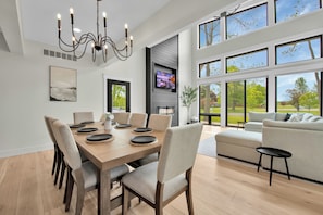 Dining - The Modern Glass Haus - Main St - DT Port Sanilac, walkable, hot tub open! (Port Sanilac)