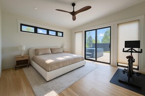 4 bedrooms, desk, iron/ironing board, free WiFi