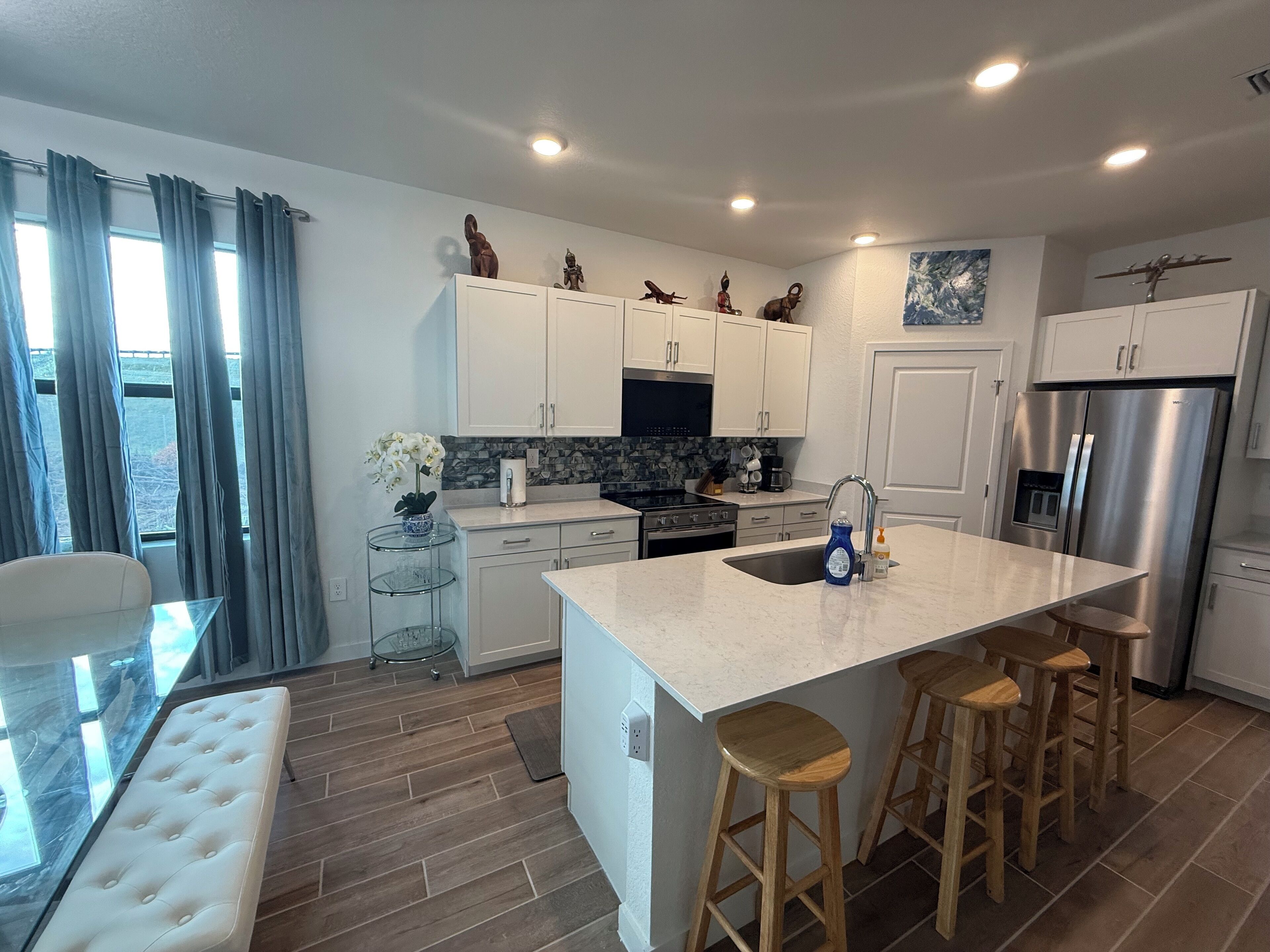 Microwave, oven, stovetop, dishwasher