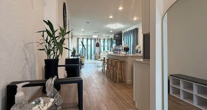 New construction 4-bedroom house in marvelous Homestead with AC, game room, WiFi