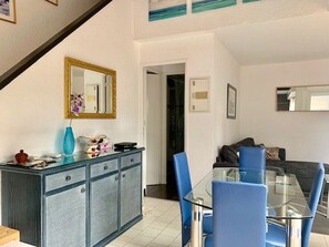 Dining - Semi-detached villa T3 with pool and air conditioning for 6 (Cap d'Agde)