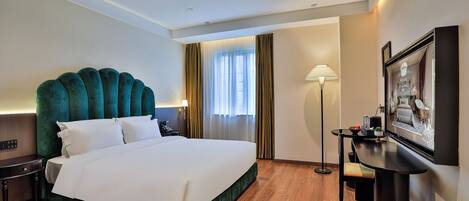 Habitación individual de diseñador, 1 habitación, vista a la ciudad | Escritorio, espacio para trabajar con laptop y wifi gratis