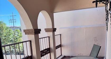 Charming 2-bedroom house in fabulous Juárez with AC, fitness room, WiFi