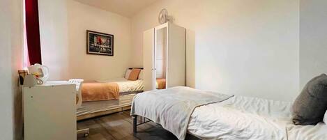 3 bedrooms, WiFi, bed sheets