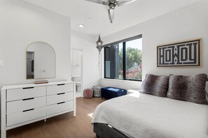 3 quartos, ferros/tábuas de passar roupa, Wi-Fi, roupa de cama