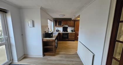 Stay,Work, Relax Ideal for Crews and Long Stays