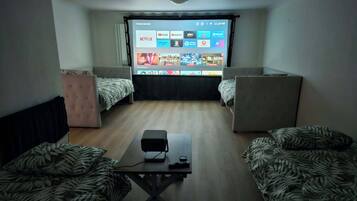 4 bedrooms, WiFi, bed sheets