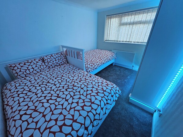 4 bedrooms, WiFi, bed sheets