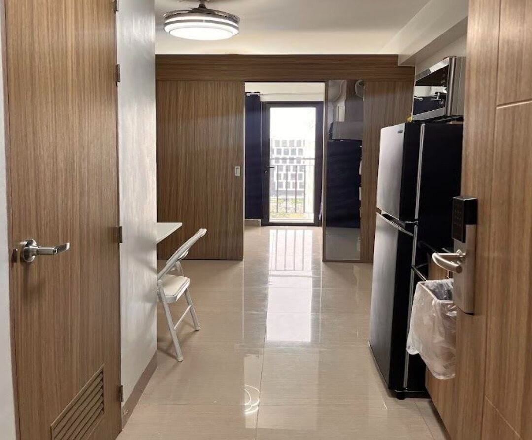 標準公寓, 露台, 泳池景 | 熨斗/熨衫板、免費 Wi-Fi