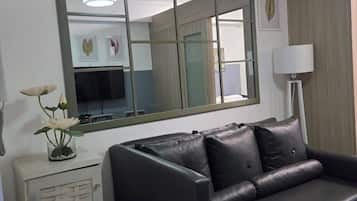 Standard Room, 1 Bedroom | Living area