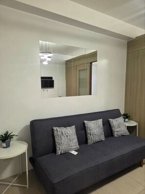 Living area - Shore Residences (Pasay)