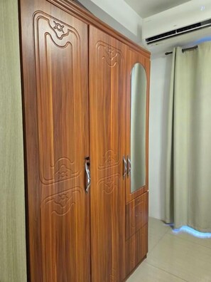 Tabla de planchar con plancha y wifi gratis 