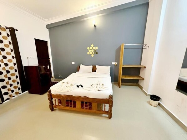 Blackout drapes, soundproofing, iron/ironing board, free WiFi