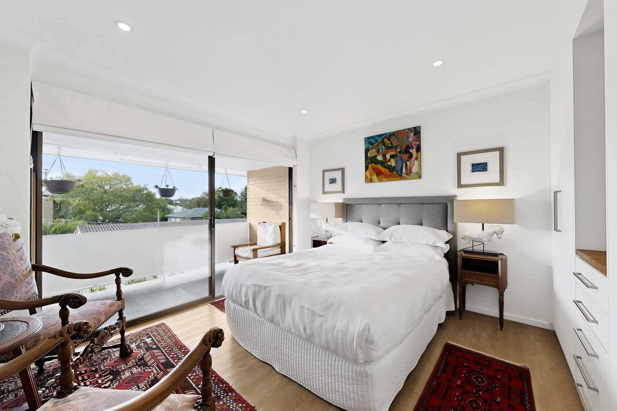 2 bedrooms, desk, iron/ironing board, WiFi