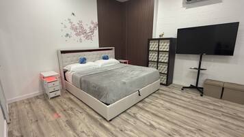 1 bedroom, iron/ironing board, WiFi, bed sheets