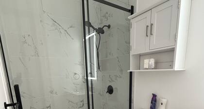 Chic studio in fabulous Homestead with WiFi, AC