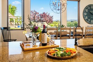 House, Multiple Beds, Pool Access, Pool View (Frontier Resort) | Dining