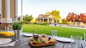 House, Multiple Beds, Pool Access, Pool View (Frontier Resort) | Outdoor dining