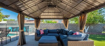 Luxe Poolside Escape in Chandler • Minutes to Downtown Chandler