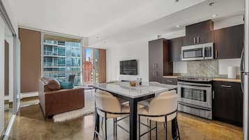 Microwave, oven, stovetop, dishwasher