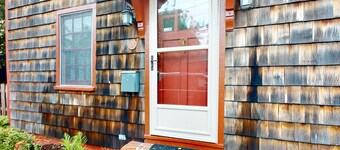 Town of Lewes spacious dog friendly house w/deck & enclosed yard