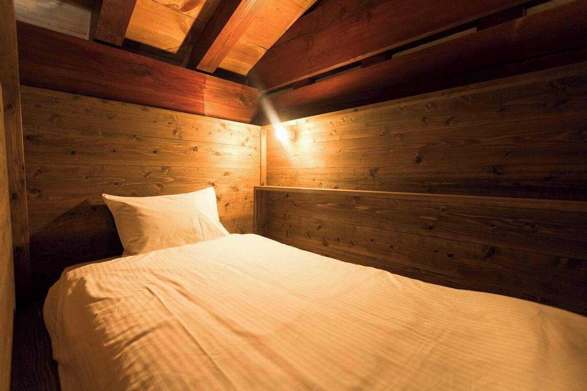 Couette en duvet d'oie, matelas mémoire de forme, Wi-Fi gratuit