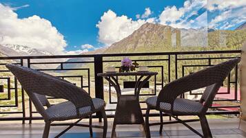 Executive Room, River View | Mountain view