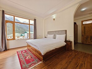 Executive Room, River View | Living area - Hotel Chitkul (Chitkul)