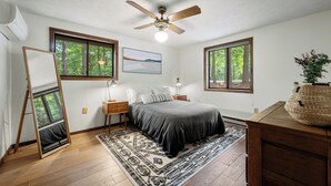 4 habitaciones, tabla de planchar con plancha, wifi y ropa de cama
