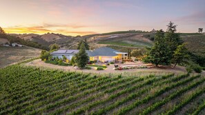 Exterior - La Maison du Vin (Paso Robles)