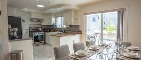 House, Multiple Beds, Patio, Garden View (Hawley Days) | Private kitchen | Coffee/tea maker