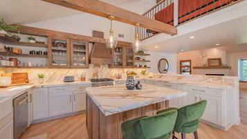 House, Multiple Beds, Fireplace, Garden View (Provence in Paso) | Private kitchen | Coffee/tea maker