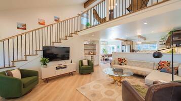 Rumah, Beberapa Tempat Tidur, perapian, pemandangan kebun (Provence in Paso) | Area keluarga | Perapian