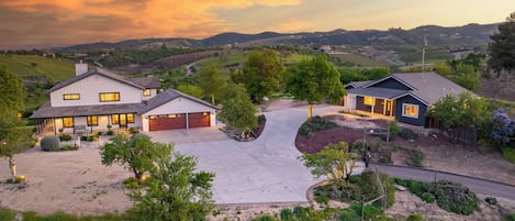 บริเวณภายนอก