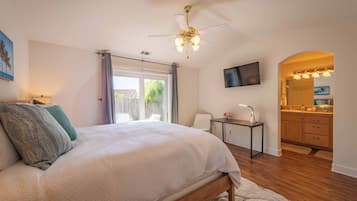House, Multiple Beds, Patio, Garden View (Seabreeze Bungalow) | 3 bedrooms, individually decorated, individually furnished, bed sheets
