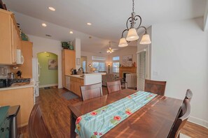 Dining - Seabreeze Bungalow (Grover Beach)