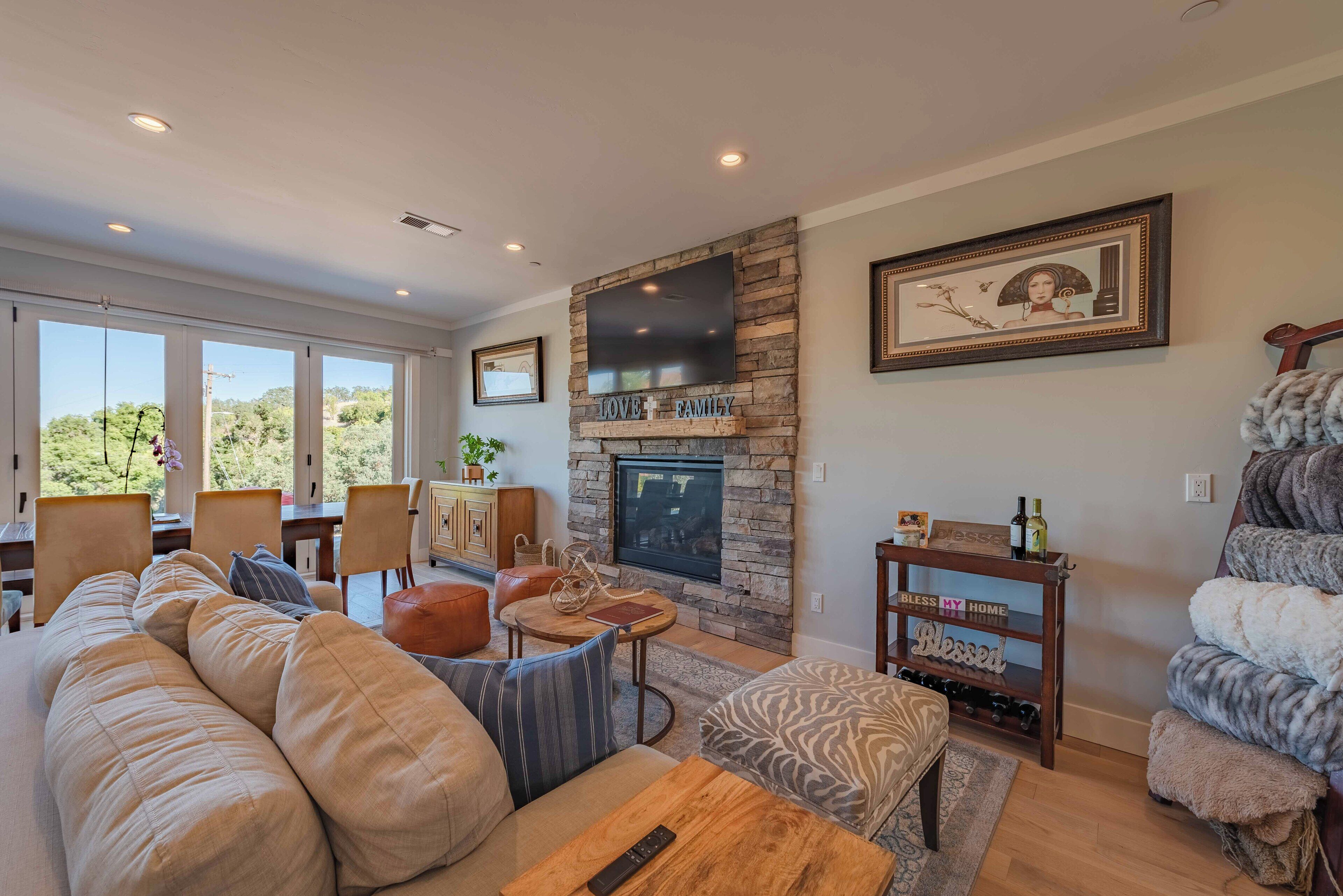 Casa, várias camas, lareira | Área de estar | Lareira