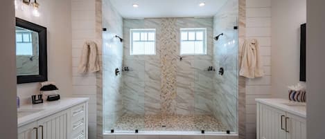 House, Multiple Beds, Fireplace | Bathroom