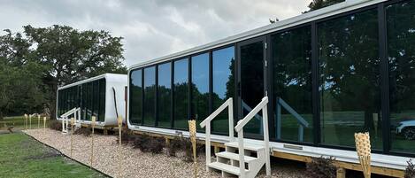 المنشأة من الخارج