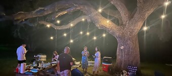 Romantic Glamping Elon's Tiny house 2-bedroom, 2-Queen Beds in Flatonia