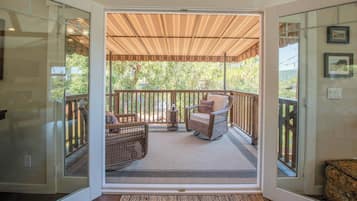 House, Multiple Beds, Patio, Garden View (Moonglow Cottage) | Interior